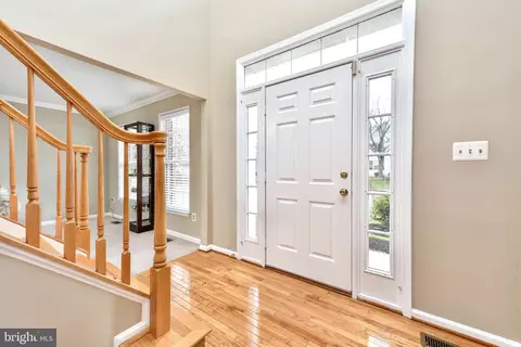 Entry Way - 46494 Cedarhurst Dr, Sterling, VA 20165 photo 1 of 5