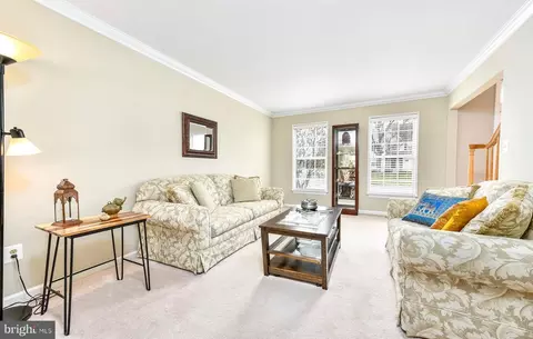 Living - 46494 Cedarhurst Dr, Sterling, VA 20165 photo 1 of 5