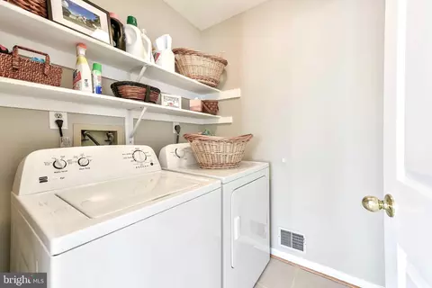 Other - 46494 Cedarhurst Dr, Sterling, VA 20165 photo 1 of 9