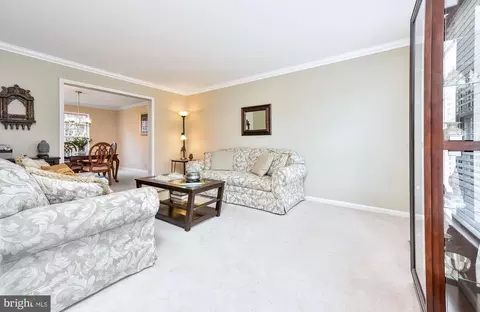 Living - 46494 Cedarhurst Dr, Sterling, VA 20165 photo 2 of 5