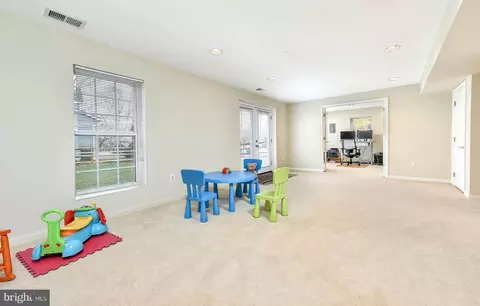 Dining - 46494 Cedarhurst Dr, Sterling, VA 20165 photo 4 of 4