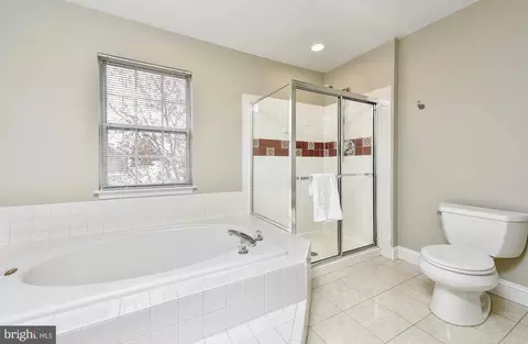 Bath - 46494 Cedarhurst Dr, Sterling, VA 20165 photo 3 of 5