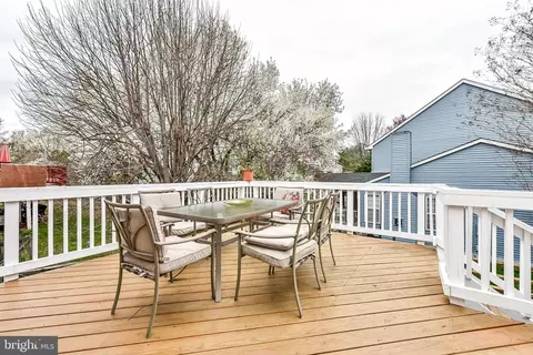 Exterior - 46494 Cedarhurst Dr, Sterling, VA 20165 photo 7 of 13