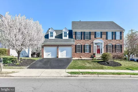 46494 Cedarhurst Dr, Sterling, VA 20165