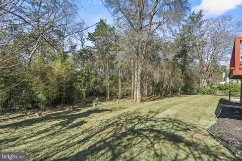 Exterior - 11 Moss Rd, Sterling, VA 20165 photo 9 of 9