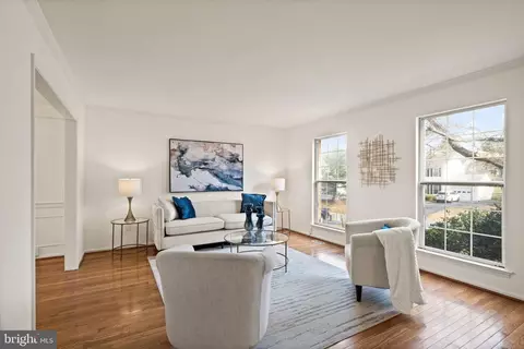 Living - 11 Moss Rd, Sterling, VA 20165 photo 1 of 5