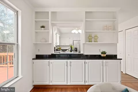 Kitchen - 11 Moss Rd, Sterling, VA 20165 photo 4 of 5
