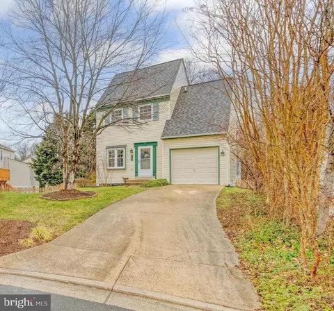 15 Darian Ct, Sterling, VA 20165