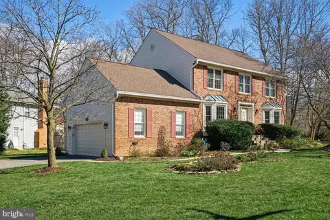 12 N Lowery Ct, Sterling, VA 20165