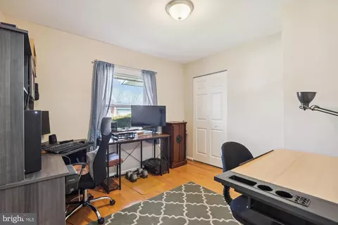 617 E Charlotte St, Sterling, VA 20164 photo 14