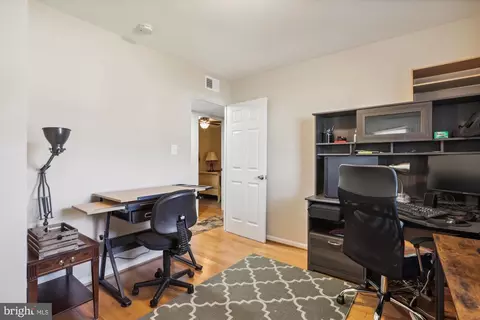 617 E Charlotte St, Sterling, VA 20164 photo 13