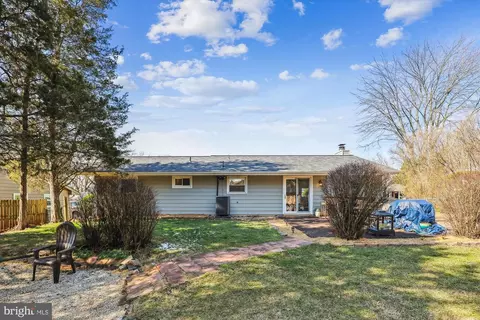 617 E Charlotte St, Sterling, VA 20164 photo 18