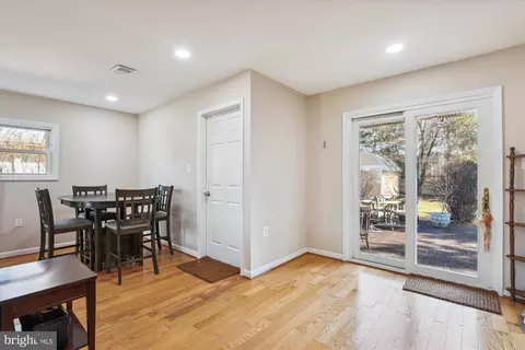 617 E Charlotte St, Sterling, VA 20164 photo 7