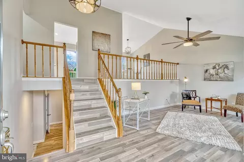 Living - 26 Brinks Ct, Sterling, VA 20165 photo 4 of 11