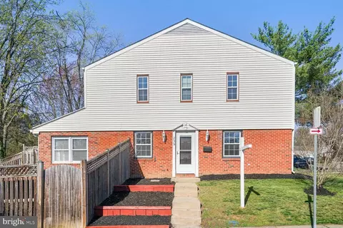 239 Nottoway St SE, Leesburg, VA 20175