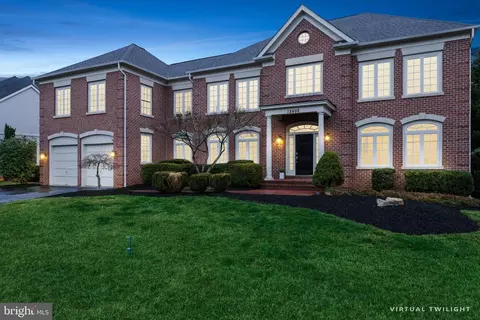 18498 Barton Creek Pl, Leesburg, VA 20176