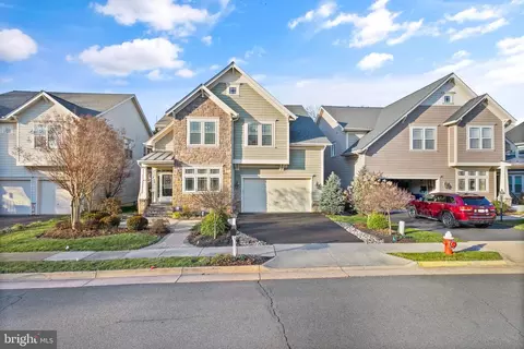 490 Marshall Dr NE, Leesburg, VA 20176