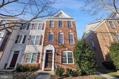 42800 Flannigan Ter, Chantilly, VA 20152