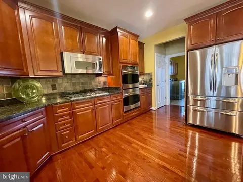 Kitchen - 22341 Pasture Rose Pl, Broadlands, VA 20148 photo 5 of 5