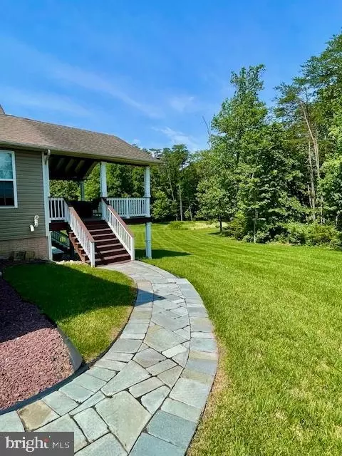 Exterior - 22341 Pasture Rose Pl, Broadlands, VA 20148 photo 7 of 8