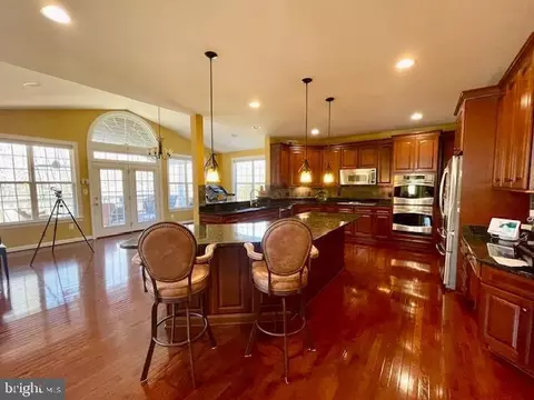 Kitchen - 22341 Pasture Rose Pl, Broadlands, VA 20148 photo 2 of 5