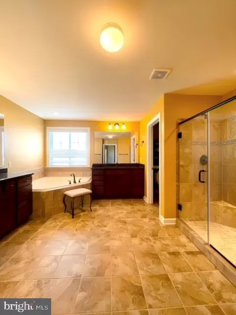 Entry Way - 22341 Pasture Rose Pl, Broadlands, VA 20148 photo 8 of 9