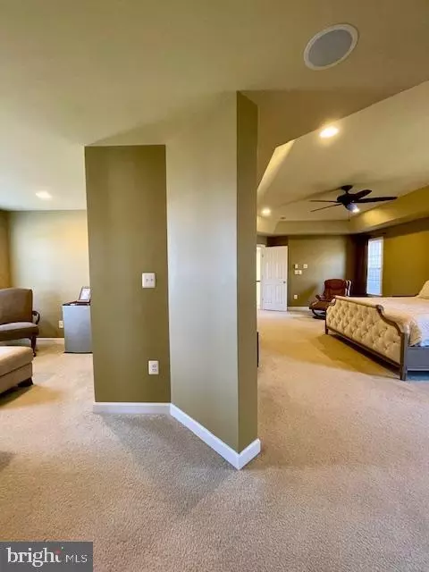 Entry Way - 22341 Pasture Rose Pl, Broadlands, VA 20148 photo 6 of 9