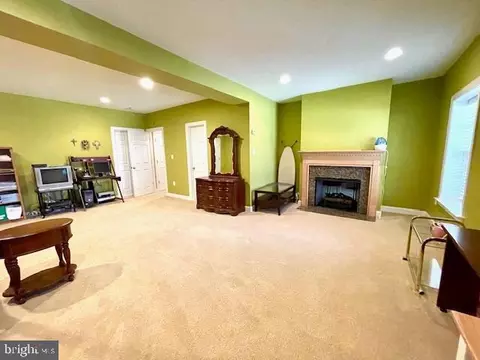 Living - 22341 Pasture Rose Pl, Broadlands, VA 20148 photo 5 of 5