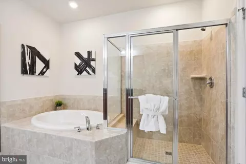 Bath - 20610 Hope Spring Ter #401, Ashburn, VA 20147 photo 3 of 4