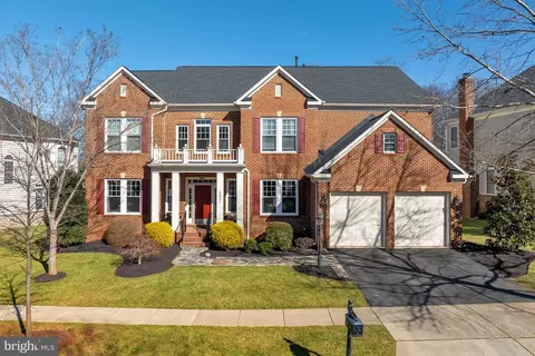 43901 Riverpoint Dr, Leesburg, VA 20176