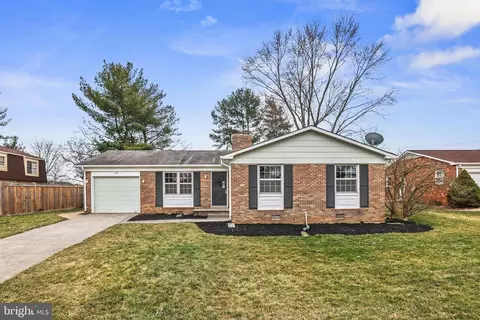 110 Carlton St SW, Leesburg, VA 20175