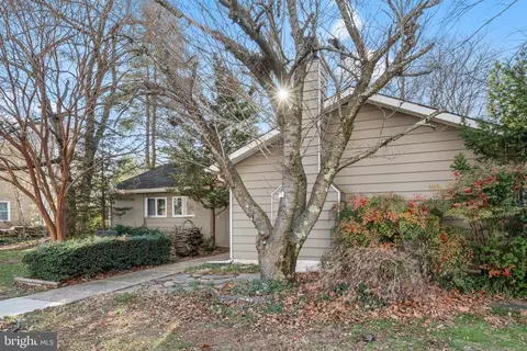 135 Mayfair Dr NE, Leesburg, VA 20176