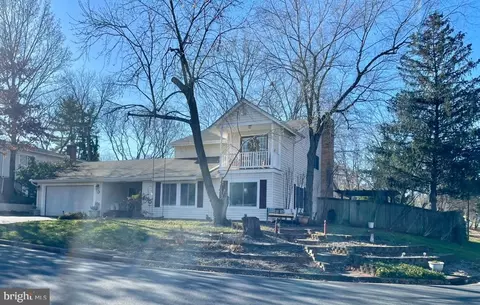 1 Pheasant Run Ct, Sterling, VA 20164