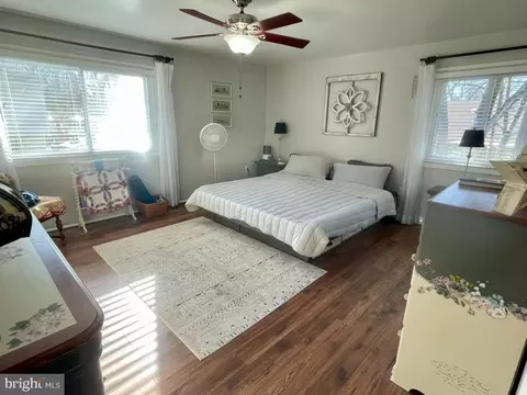 Bedroom - 1 Pheasant Run Ct, Sterling, VA 20164 photo 3 of 6