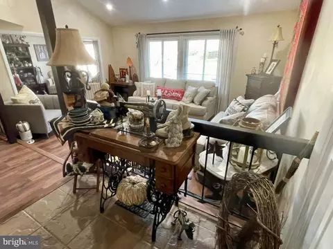Living - 1 Pheasant Run Ct, Sterling, VA 20164 photo 4 of 15