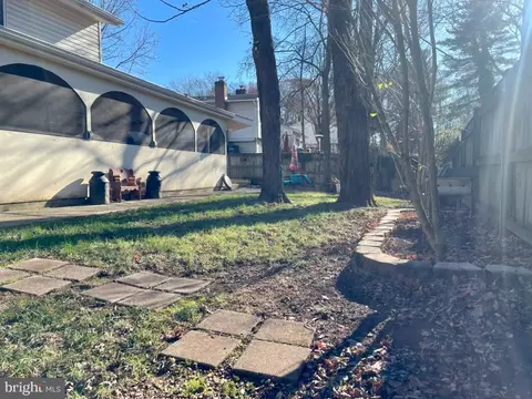 Exterior - 1 Pheasant Run Ct, Sterling, VA 20164 photo 7 of 32