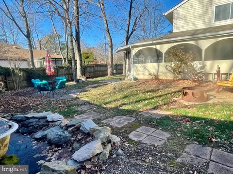 Exterior - 1 Pheasant Run Ct, Sterling, VA 20164 photo 10 of 32