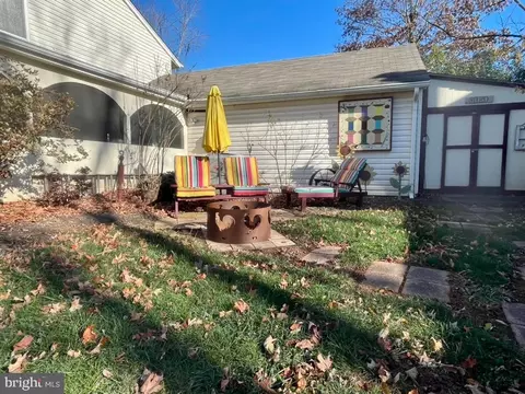 Exterior - 1 Pheasant Run Ct, Sterling, VA 20164 photo 12 of 32