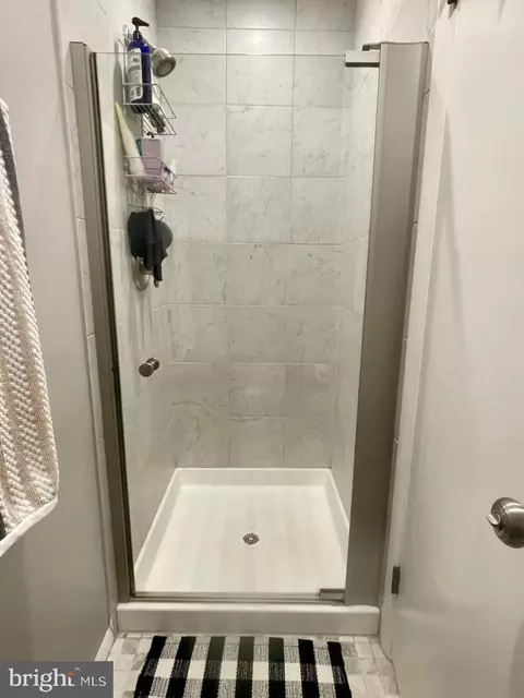 Bath - 1 Pheasant Run Ct, Sterling, VA 20164 photo 6 of 6
