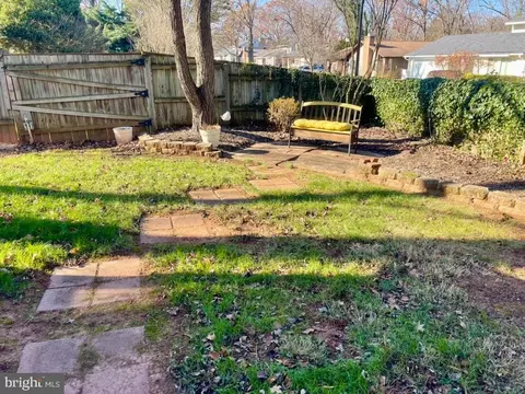 Exterior - 1 Pheasant Run Ct, Sterling, VA 20164 photo 18 of 32