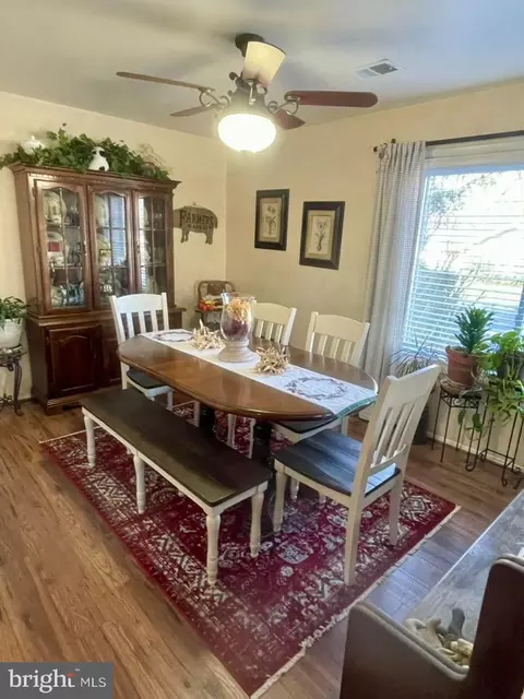 Dining - 1 Pheasant Run Ct, Sterling, VA 20164 photo 2 of 3