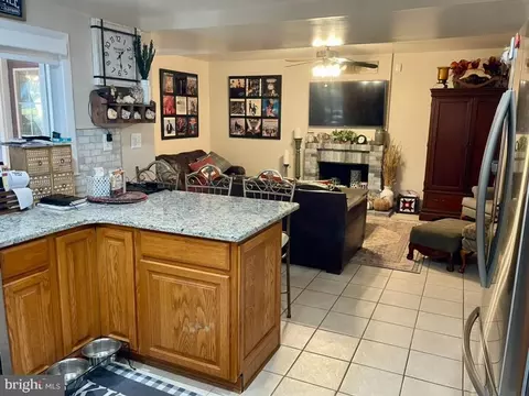 Kitchen - 1 Pheasant Run Ct, Sterling, VA 20164 photo 7 of 8