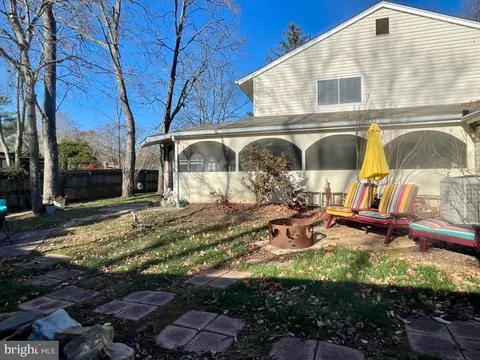 Exterior - 1 Pheasant Run Ct, Sterling, VA 20164 photo 9 of 32