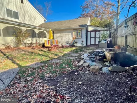Exterior - 1 Pheasant Run Ct, Sterling, VA 20164 photo 16 of 32