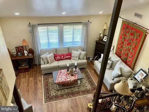 Living - 1 Pheasant Run Ct, Sterling, VA 20164 photo 13 of 15