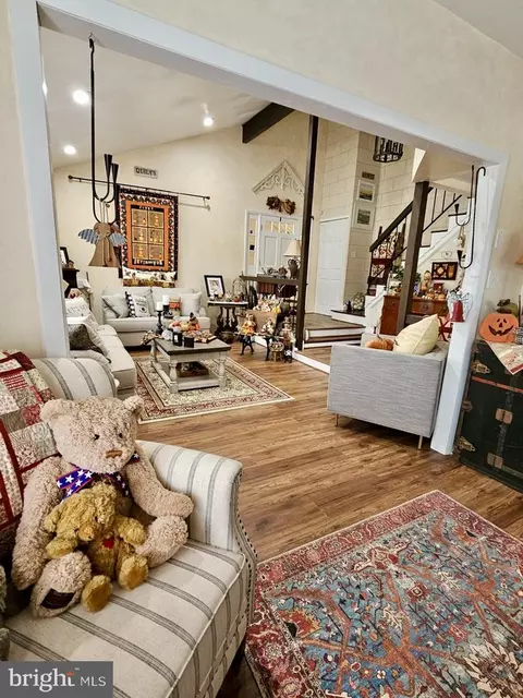 Living - 1 Pheasant Run Ct, Sterling, VA 20164 photo 6 of 15