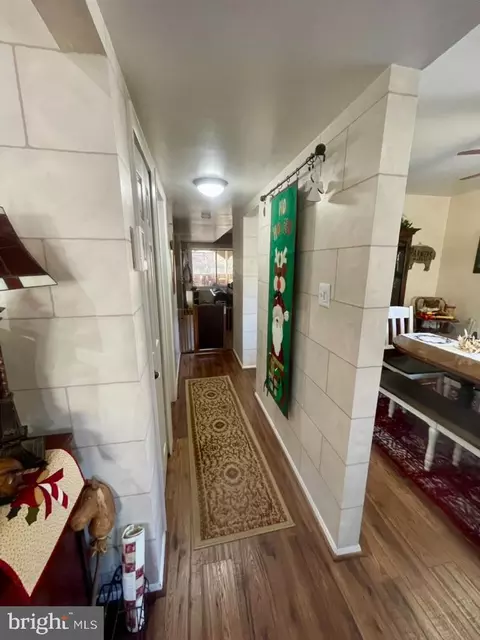 Entry Way - 1 Pheasant Run Ct, Sterling, VA 20164 photo 1 of 2