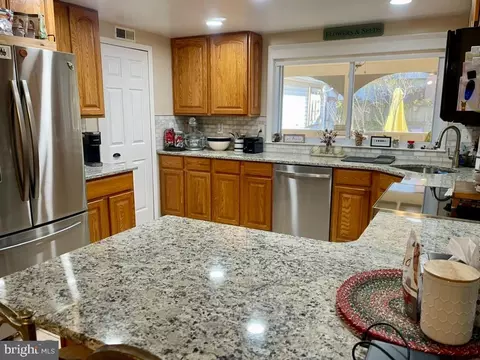 Kitchen - 1 Pheasant Run Ct, Sterling, VA 20164 photo 4 of 8