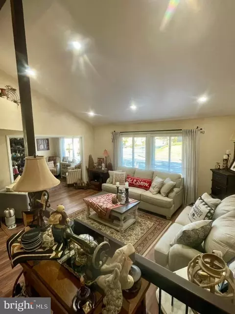Living - 1 Pheasant Run Ct, Sterling, VA 20164 photo 1 of 15