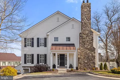 107 N Jay St, Middleburg, VA 20117